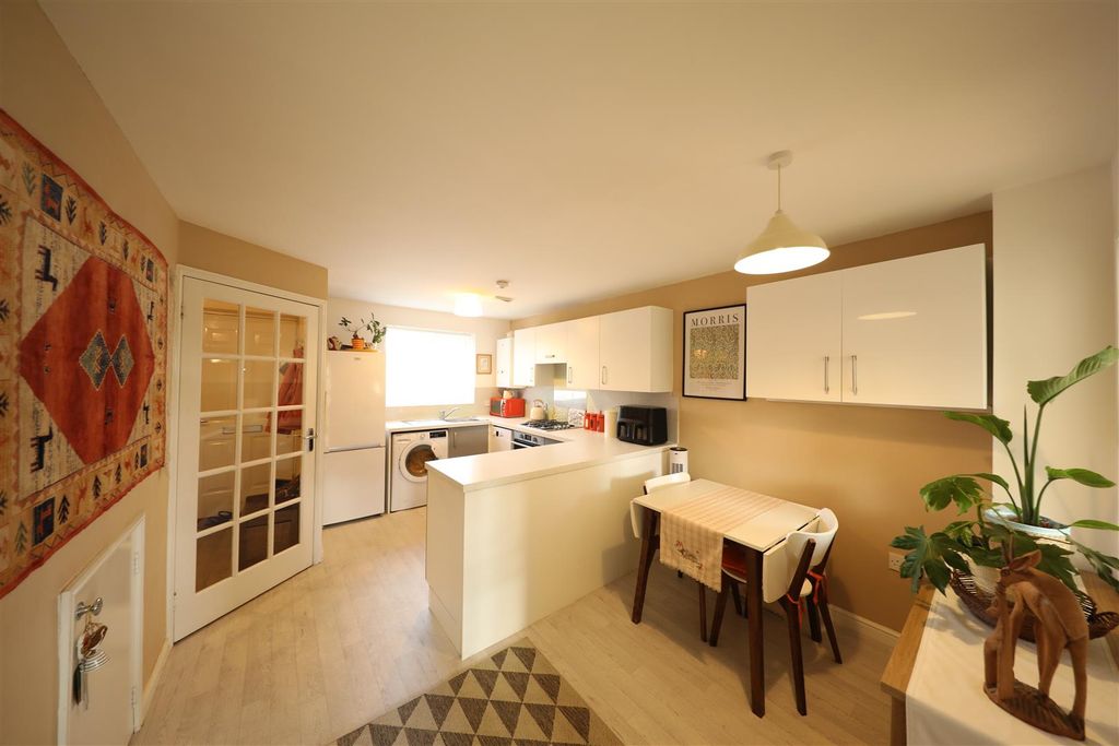 Property photo 2 of 17 Kitchen Diner