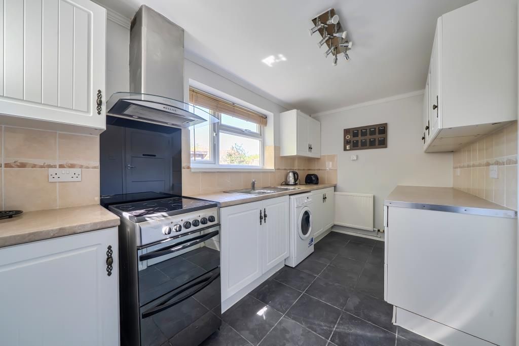 Property photo 3 of 20 Kitchen