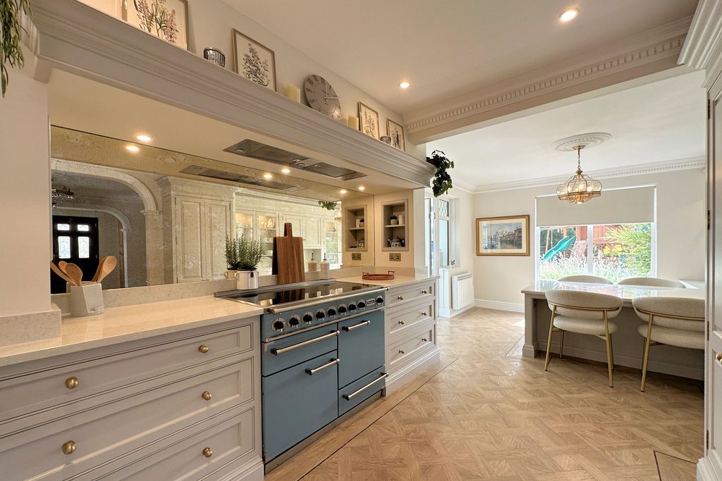 Property photo 3 of 40 Kitchen/Breakfast Room