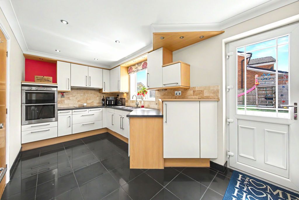Property photo 3 of 38 Kitchen