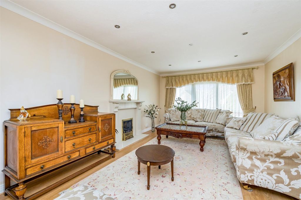 Property photo 3 of 24 Shirley Avenue, 3-8.Jpg