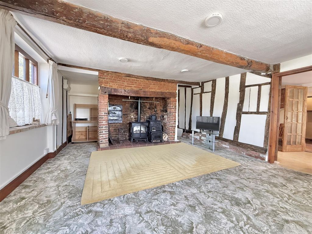 Property photo 2 of 21