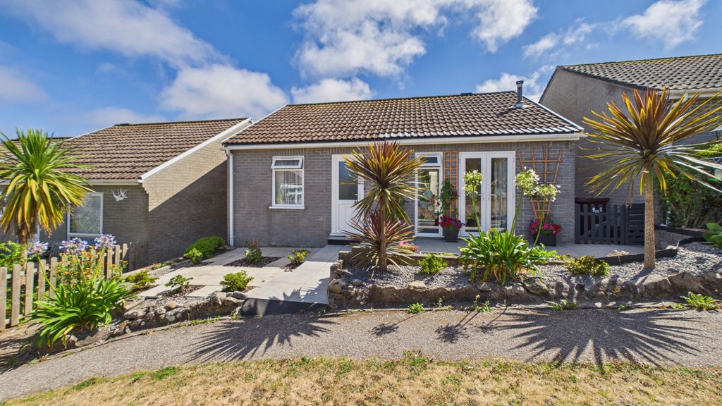Property photo 1 of 13 2 Bedroom Bungalow For Sale