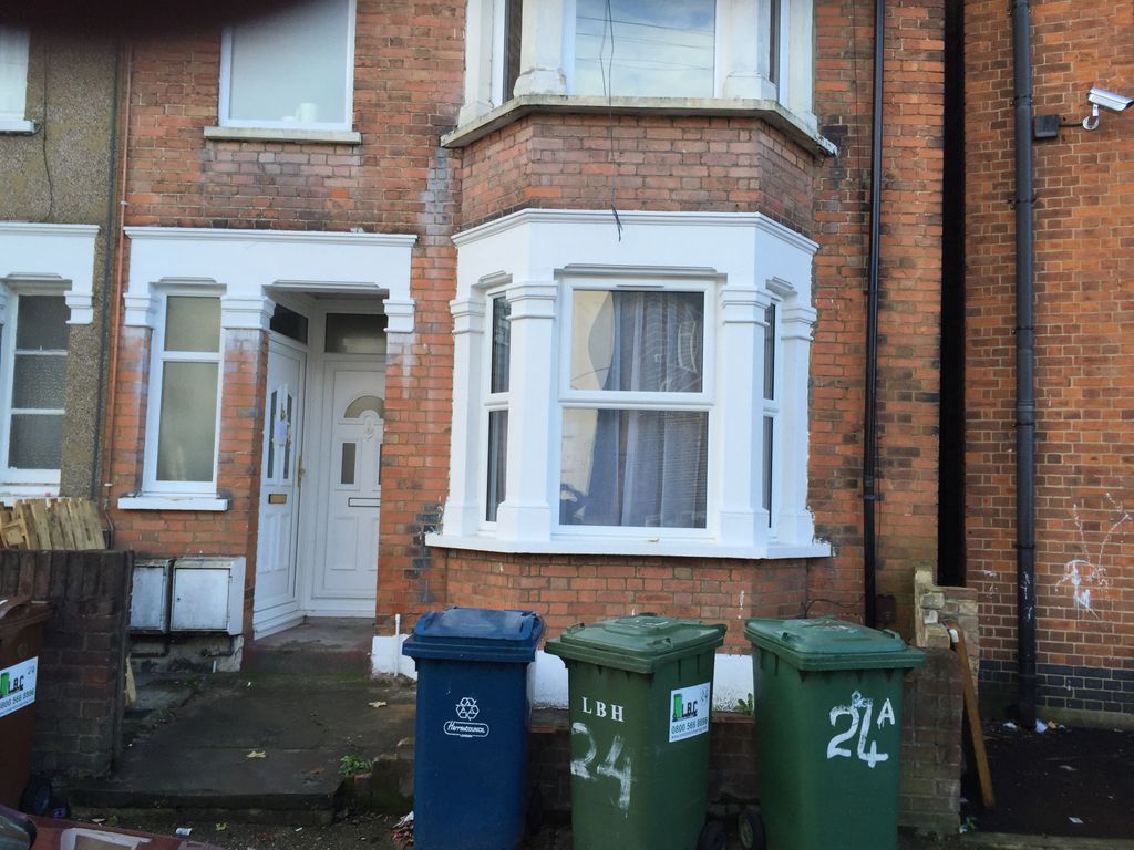 Property photo 1 of 14 Ground Floor Converted 2 Bedroom Flat With Garden Located On Herga Road, Off Masons Avenue &amp; Within Walking Distance To Harrow &amp; Wealdstone Station