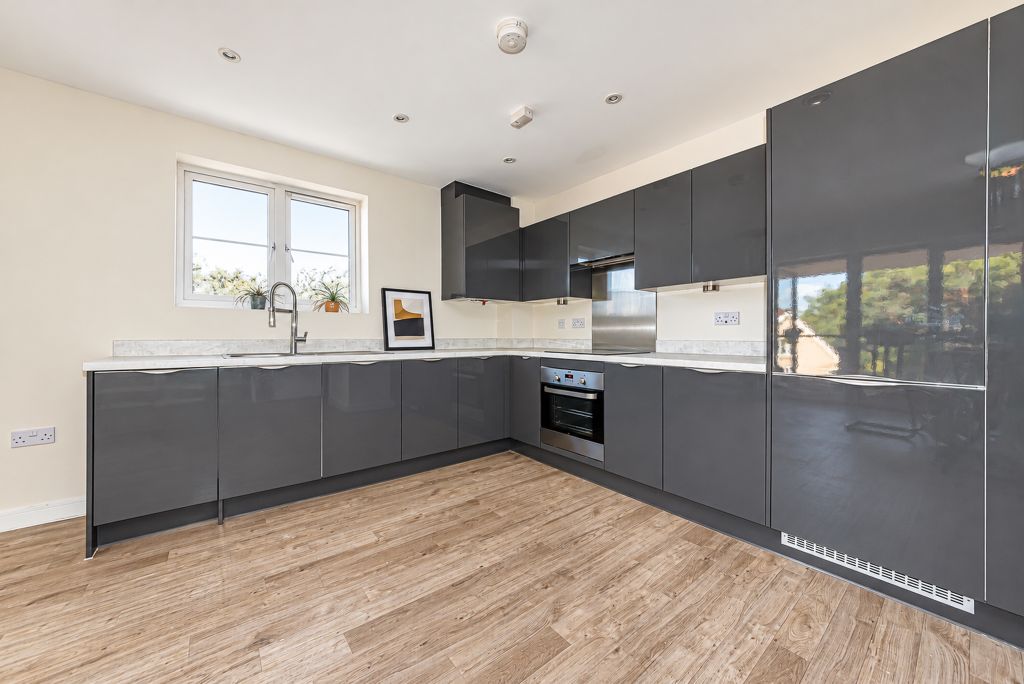 Property photo 2 of 20 17