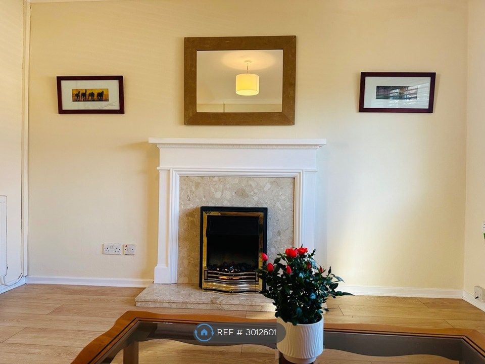 Property photo 3 of 13 Sitting Room