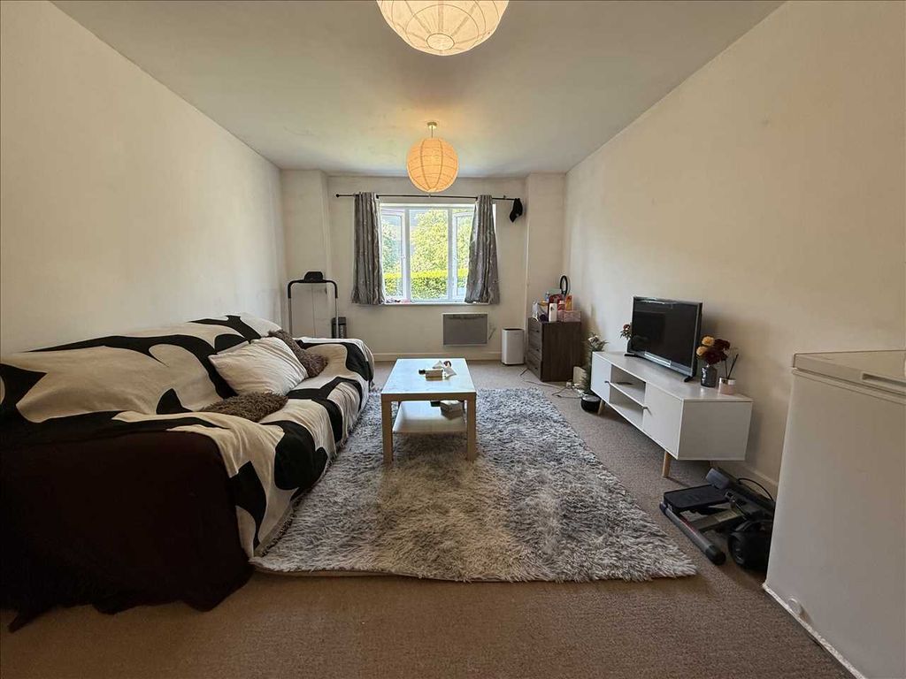 Property photo 2 of 9