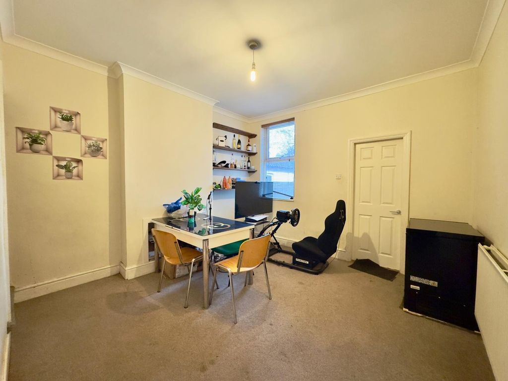 Property photo 3 of 9 Picture No. 06