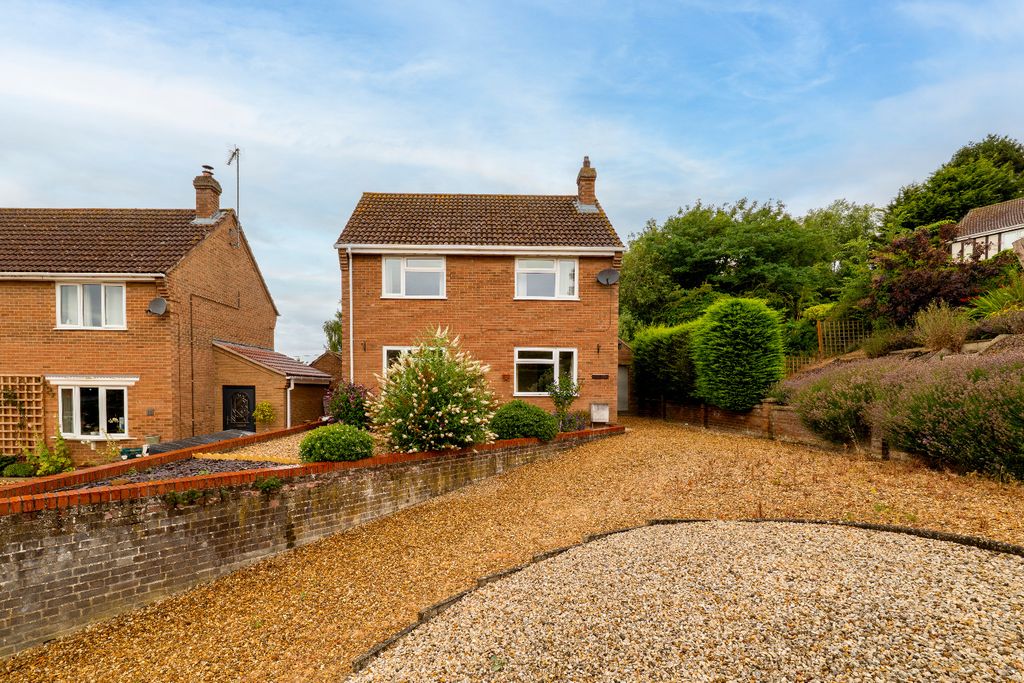 Property photo 2 of 19 4218091