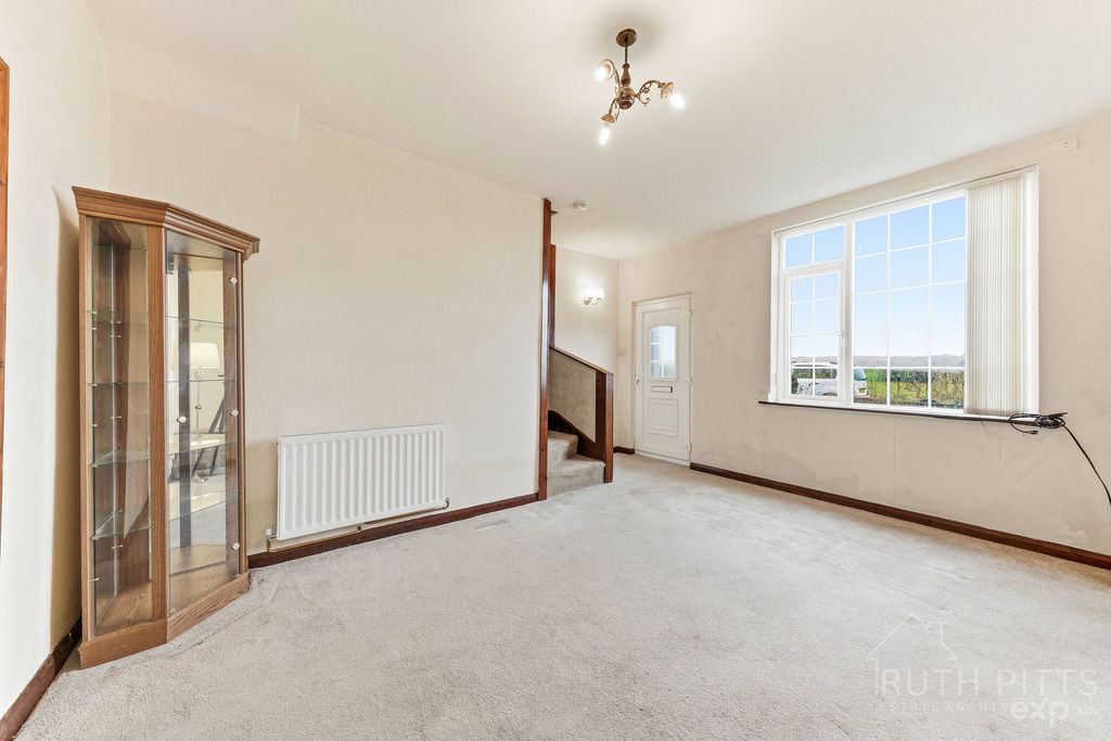 Property photo 3 of 34