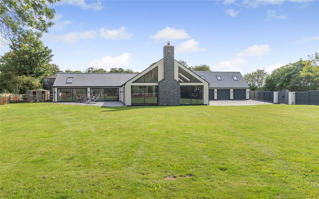 Property photo 1 of 20 Garden View