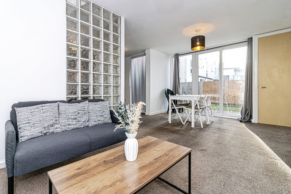 Property photo 2 of 12 Photo