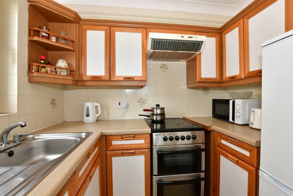 Property photo 2 of 5 Kitchen