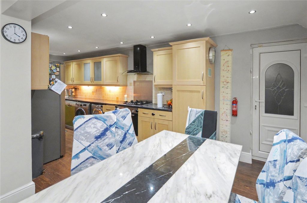 Property photo 3 of 11 Picture 3