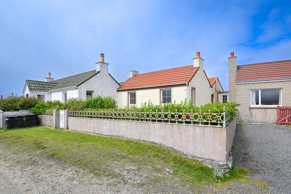 Property photo 1 of 34