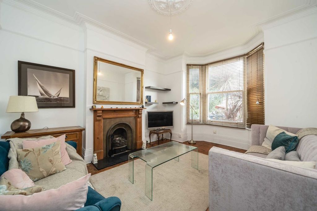 Property photo 2 of 5