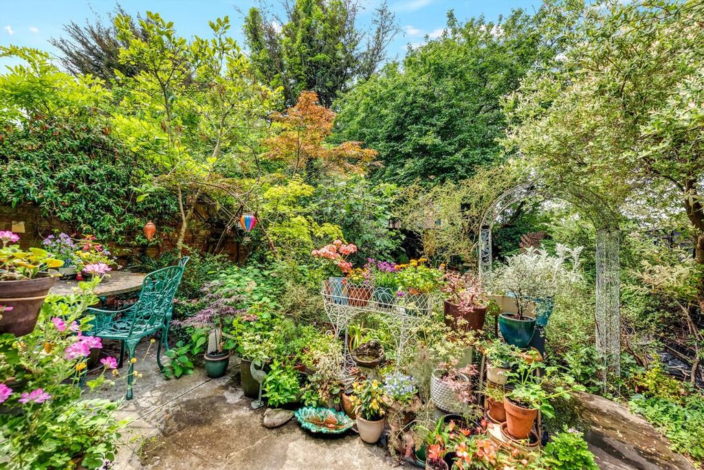 Property photo 3 of 11