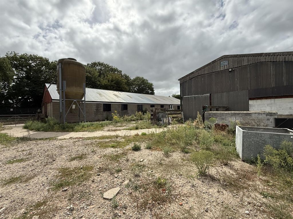 Property photo 2 of 7