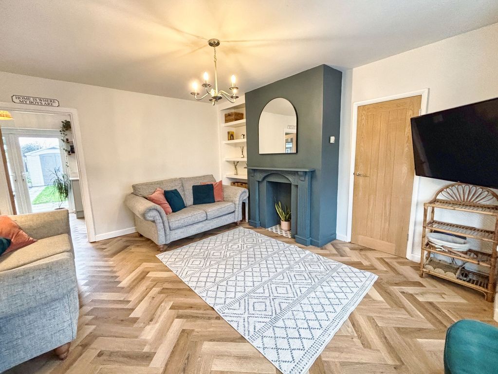 Property photo 2 of 25