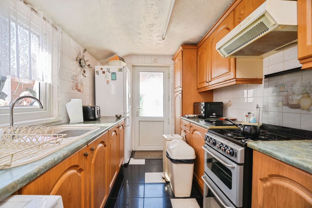 Property photo 3 of 15