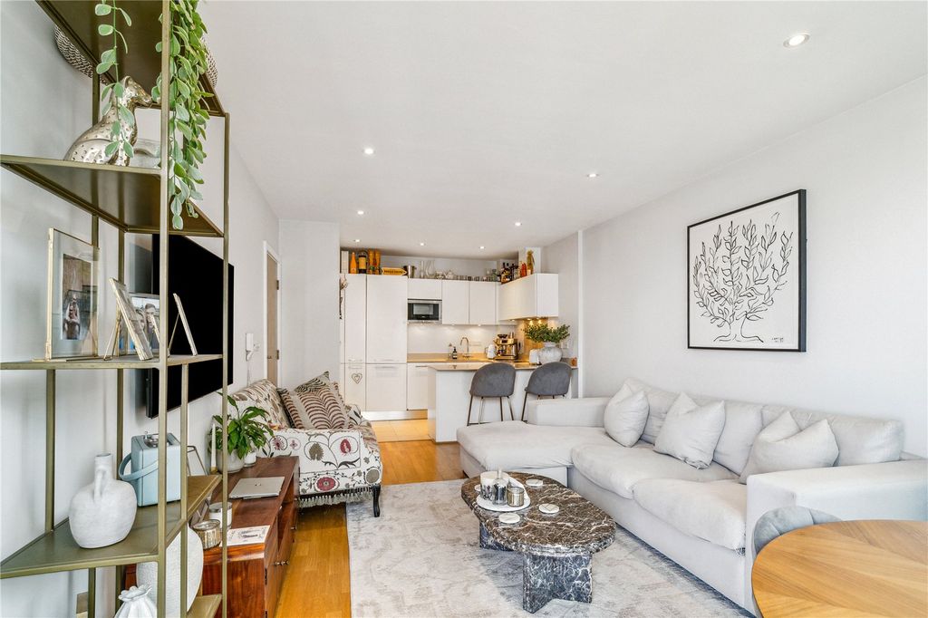 Property photo 2 of 10 Reception Room