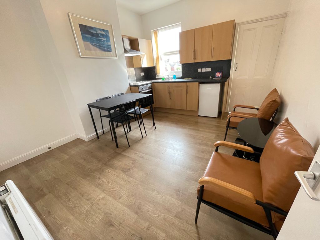 Property photo 2 of 4 Kitchen/Living Room 