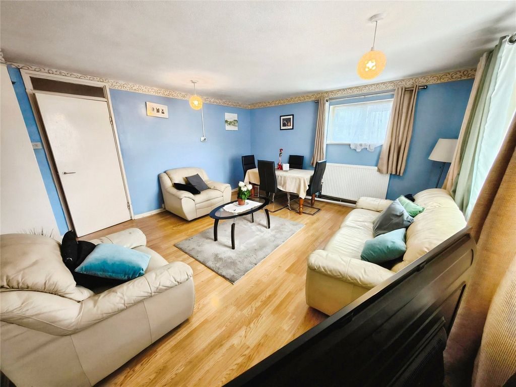 Property photo 2 of 7 Lounge/Diner