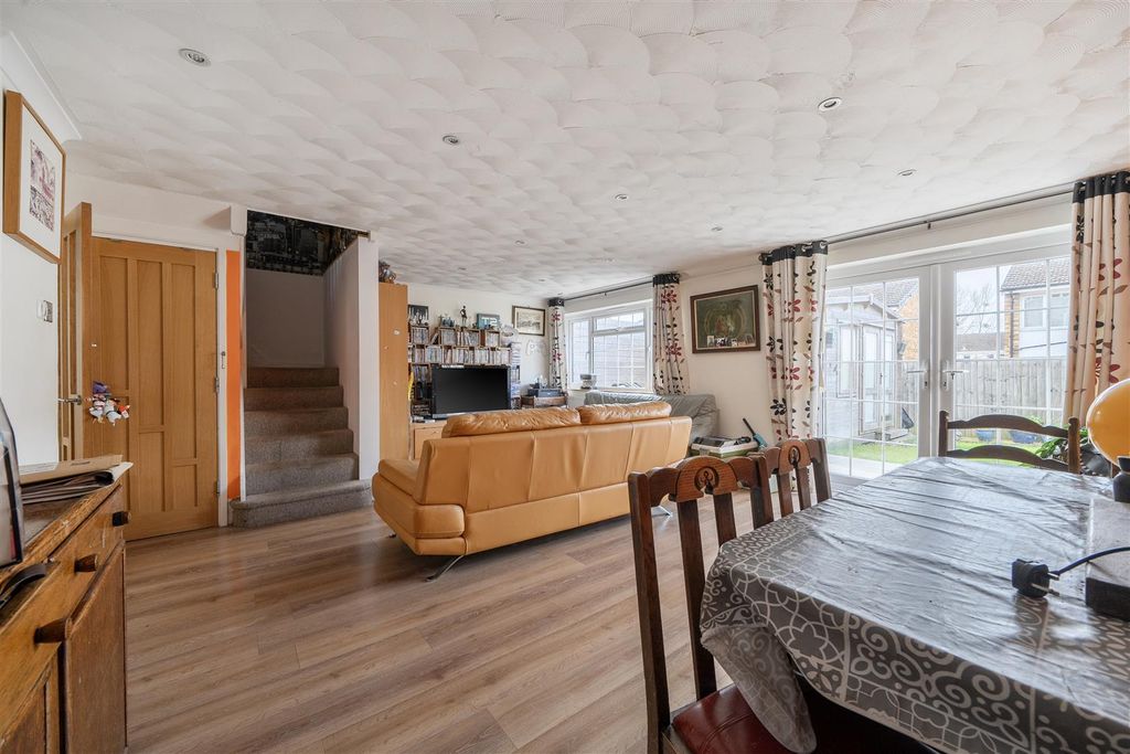 Property photo 2 of 23 1429347-10-69B945316F6Cb.Jpg