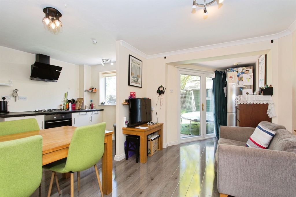 Property photo 2 of 14