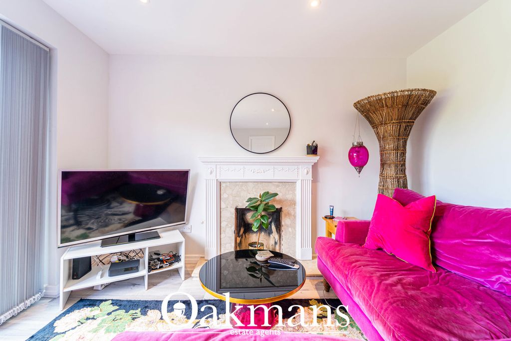 Property photo 3 of 39 Photograph