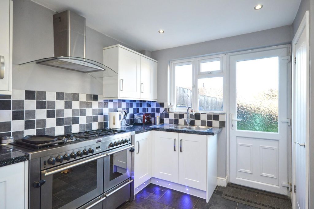 Property photo 3 of 15 Kitchen