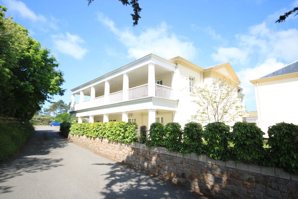 Additional image 7 of 2 bed flat for saleLakeside Village, La Rue De La Commune, St Peter JE3