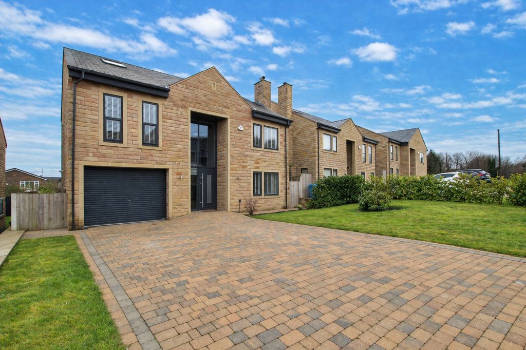 Property photo 1 of 43