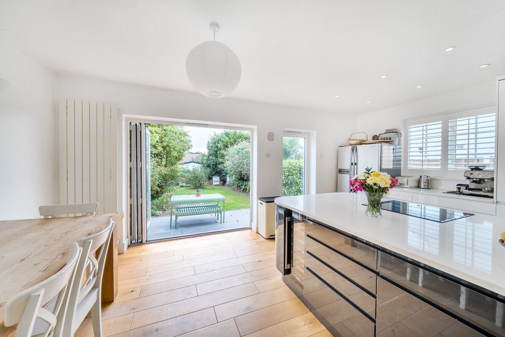 Property photo 2 of 20 1522717-17-6Acca4...