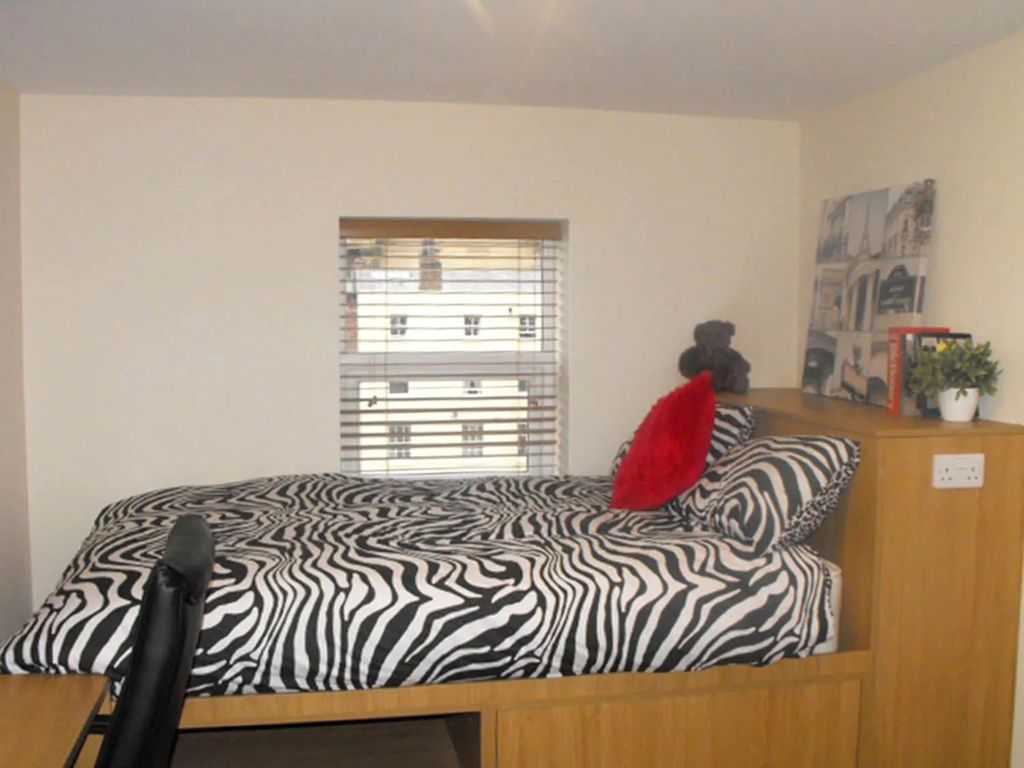 Property photo 3 of 6