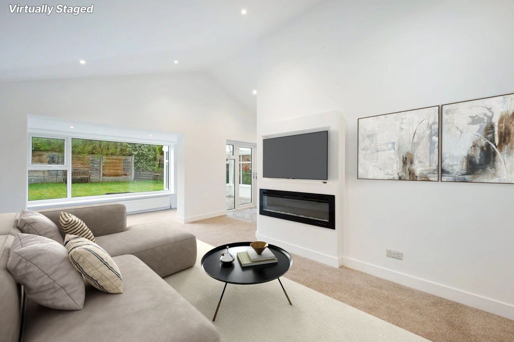 Property photo 3 of 35