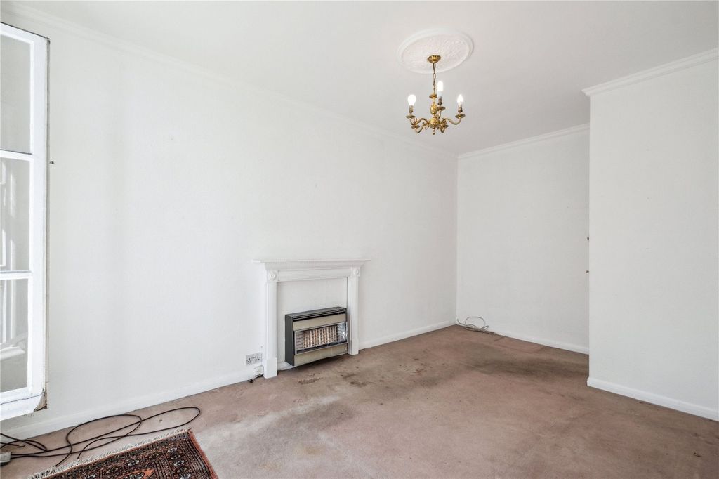 Property photo 2 of 6 A08J300000Ebq5Riax_Bgo250096_05.Jpg