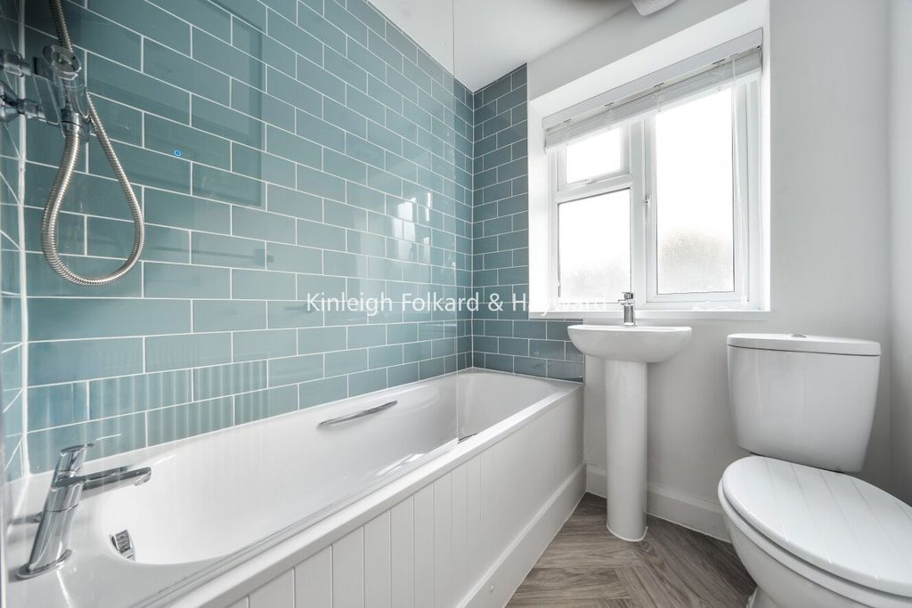 Property photo 3 of 10 Picture No. 20