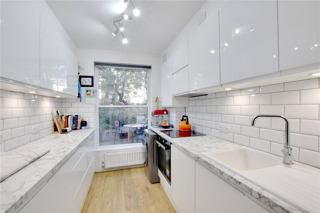 Property photo 3 of 18 Picture No. 02