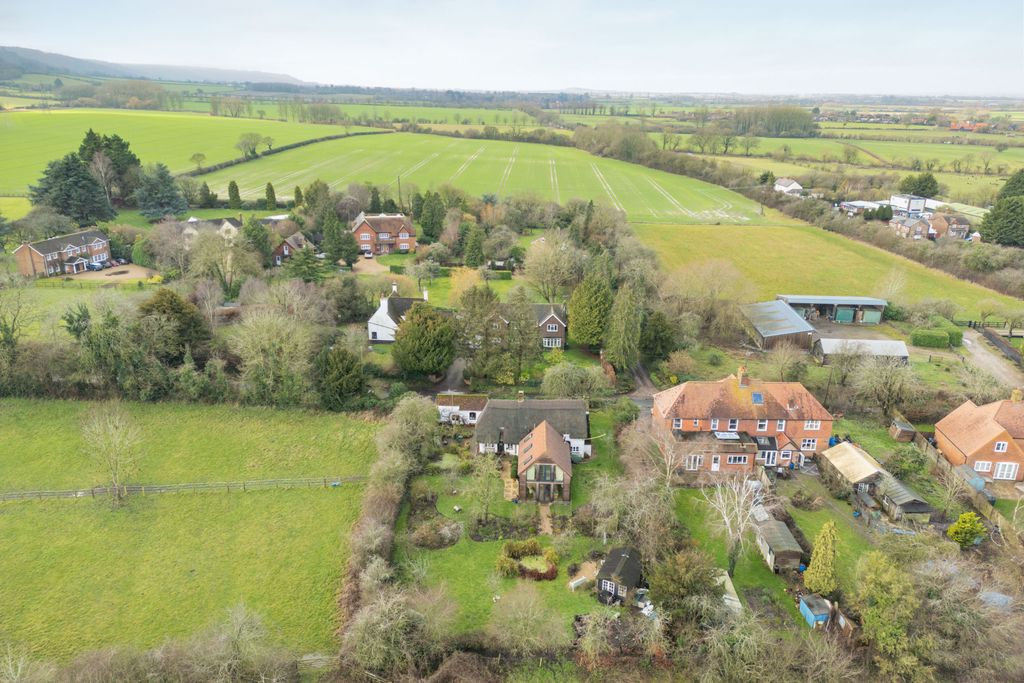 Property photo 2 of 29 Picture No. 13