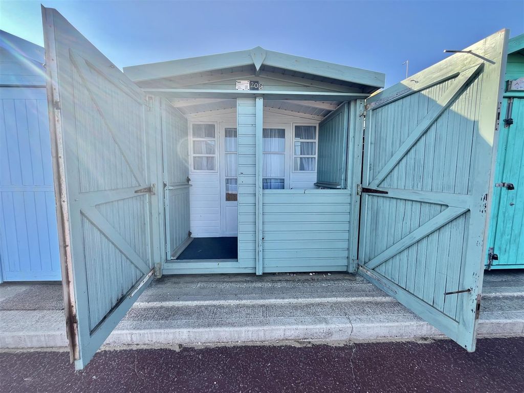 Property photo 1 of 7 Front View Of Hut