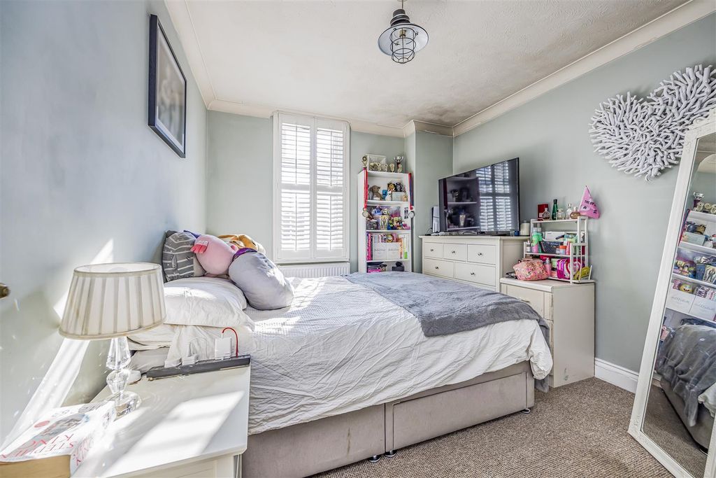 Property photo 2 of 15 93A Tangier Road, Baffins-Porticomarketing-Soldby1