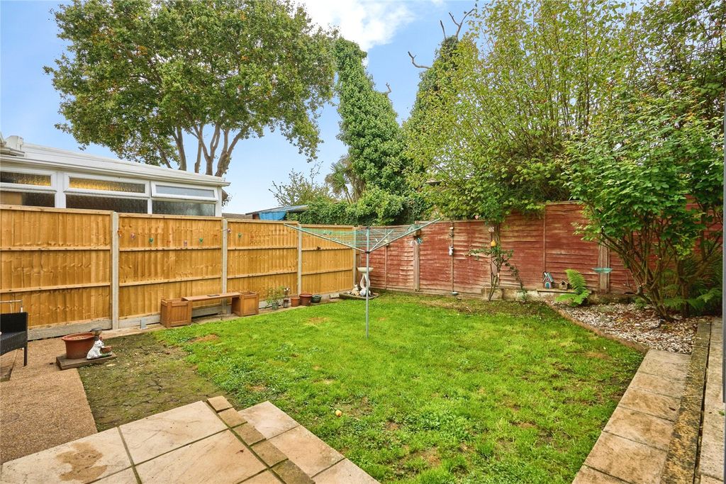 Property photo 2 of 12 Picture No. 24