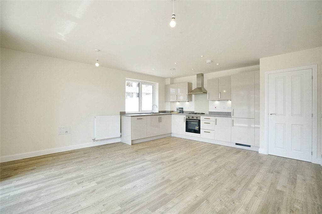 Property photo 2 of 19 Picture No. 23