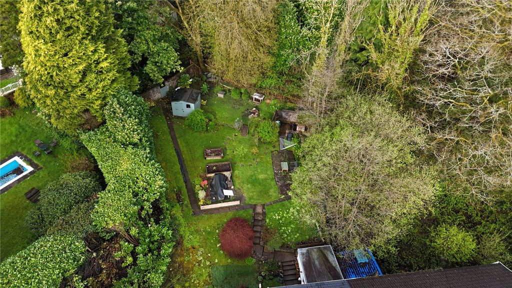 Property photo 2 of 31 Picture No. 32