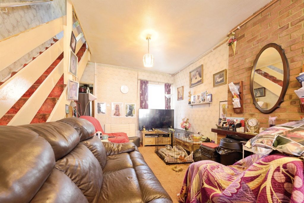 Property photo 2 of 17