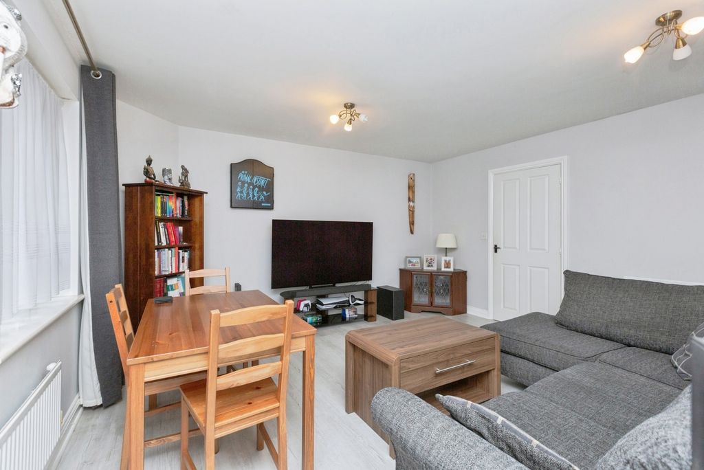 Property photo 3 of 17 Photo