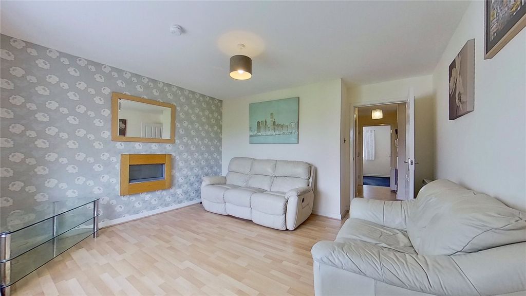 Property photo 3 of 10 Photo 3