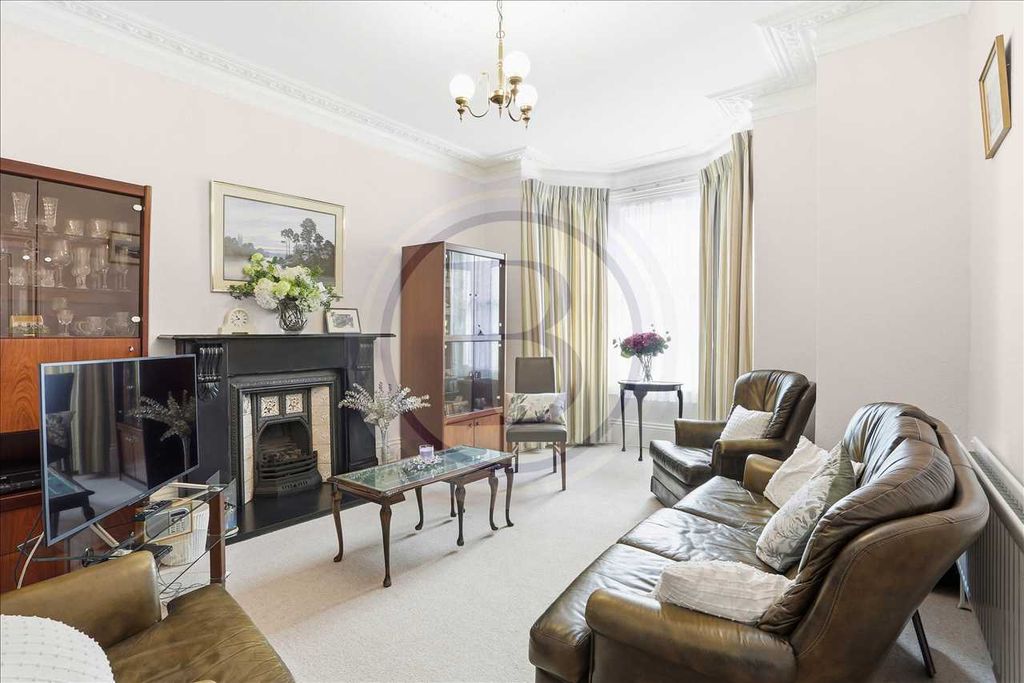 Property photo 2 of 22