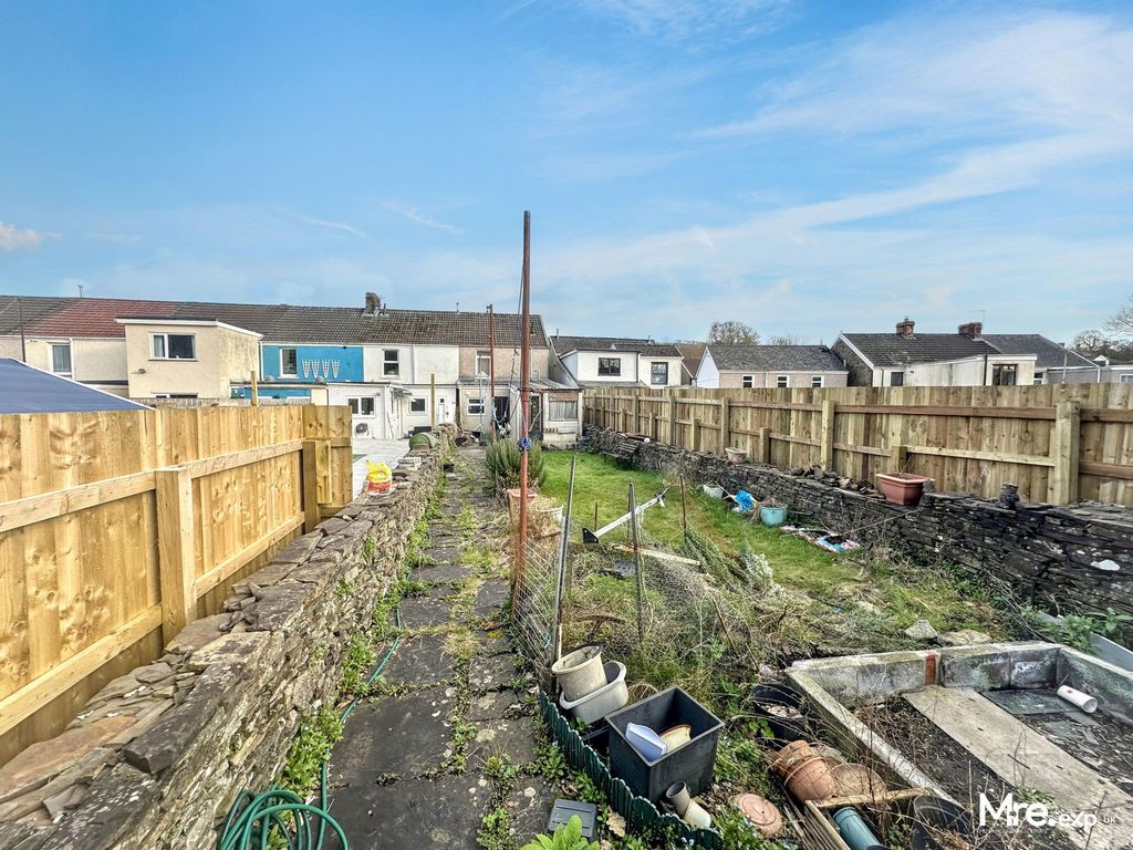 Property photo 2 of 23